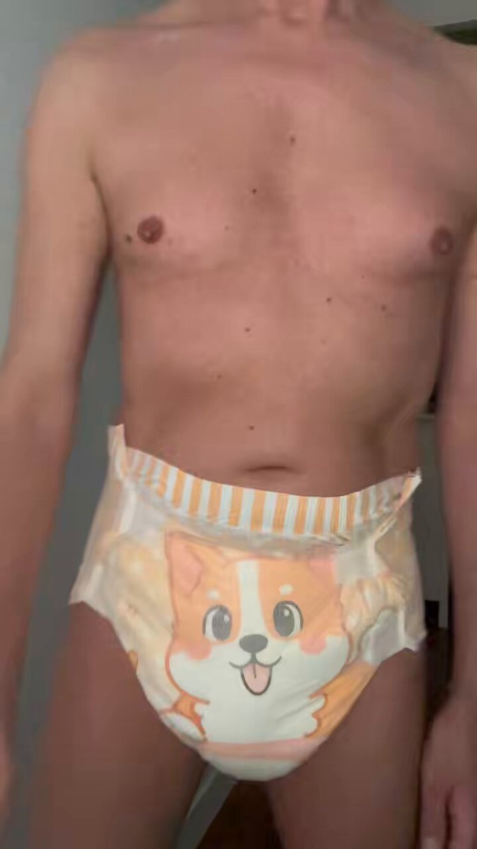 That givemefive diapers makes me feel very cute and little 🐶
