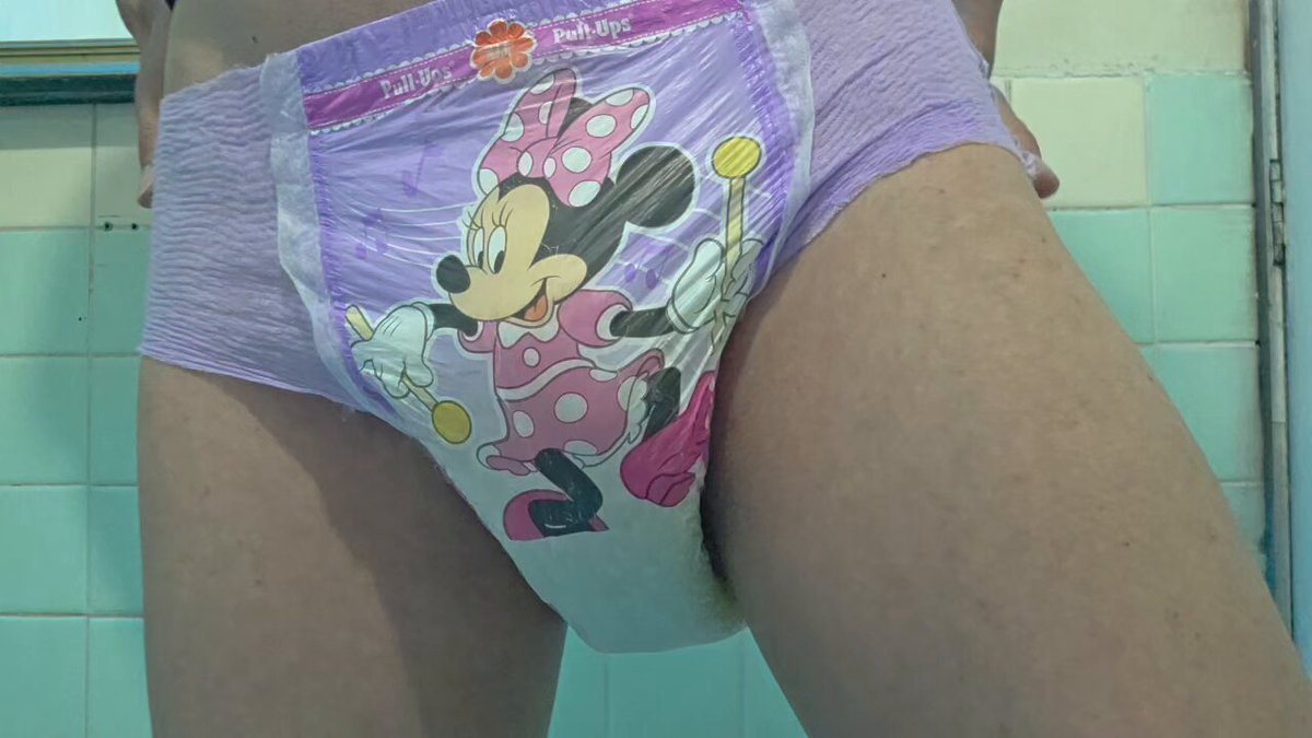 Time for soggy squishing! 💦🥰💩 Sound on for some crinkles 🤫